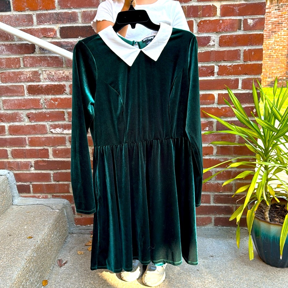 Hot Topic green velvet dress, medium